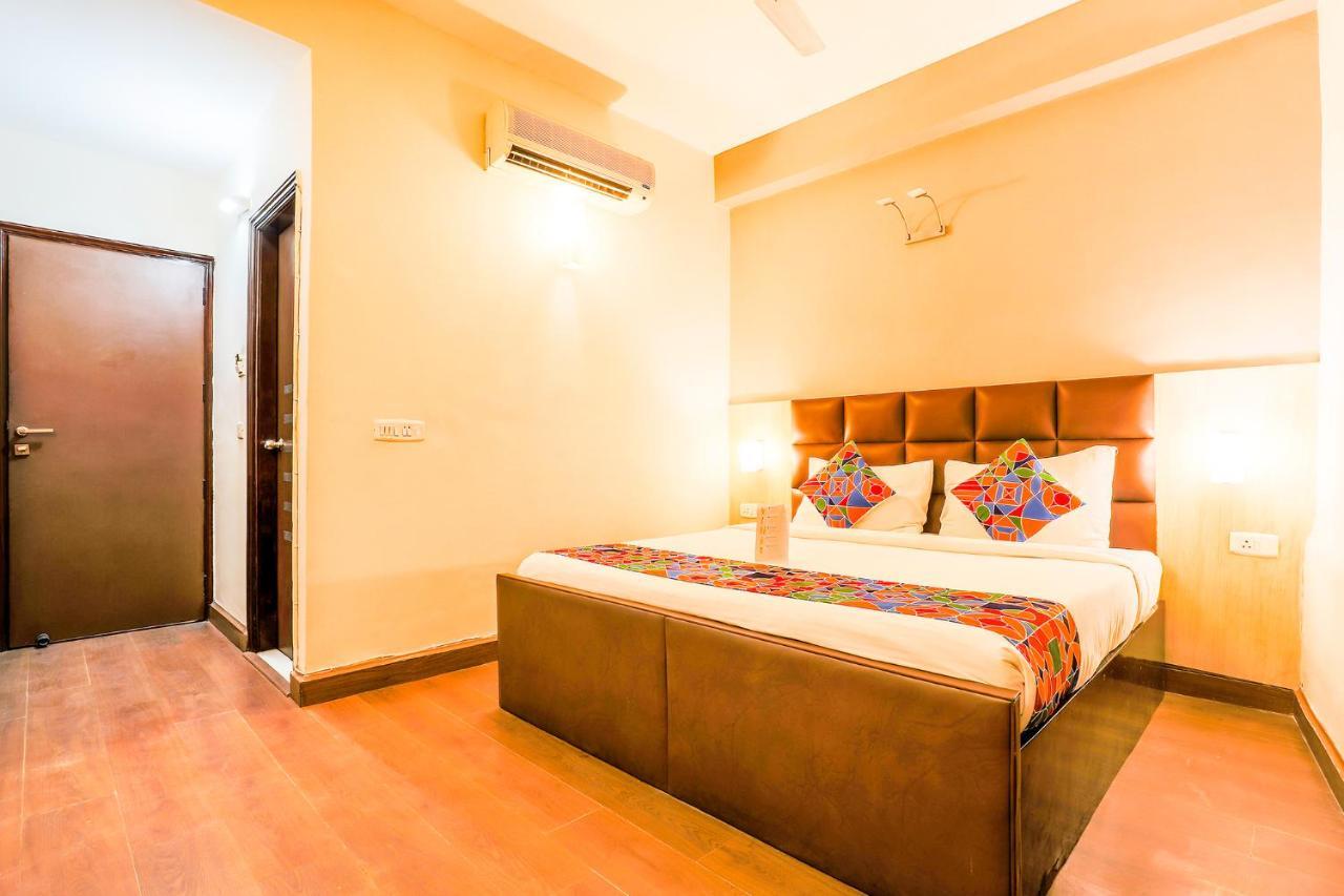Fabhotel Conclave Boutique Új-Delhi Kültér fotó